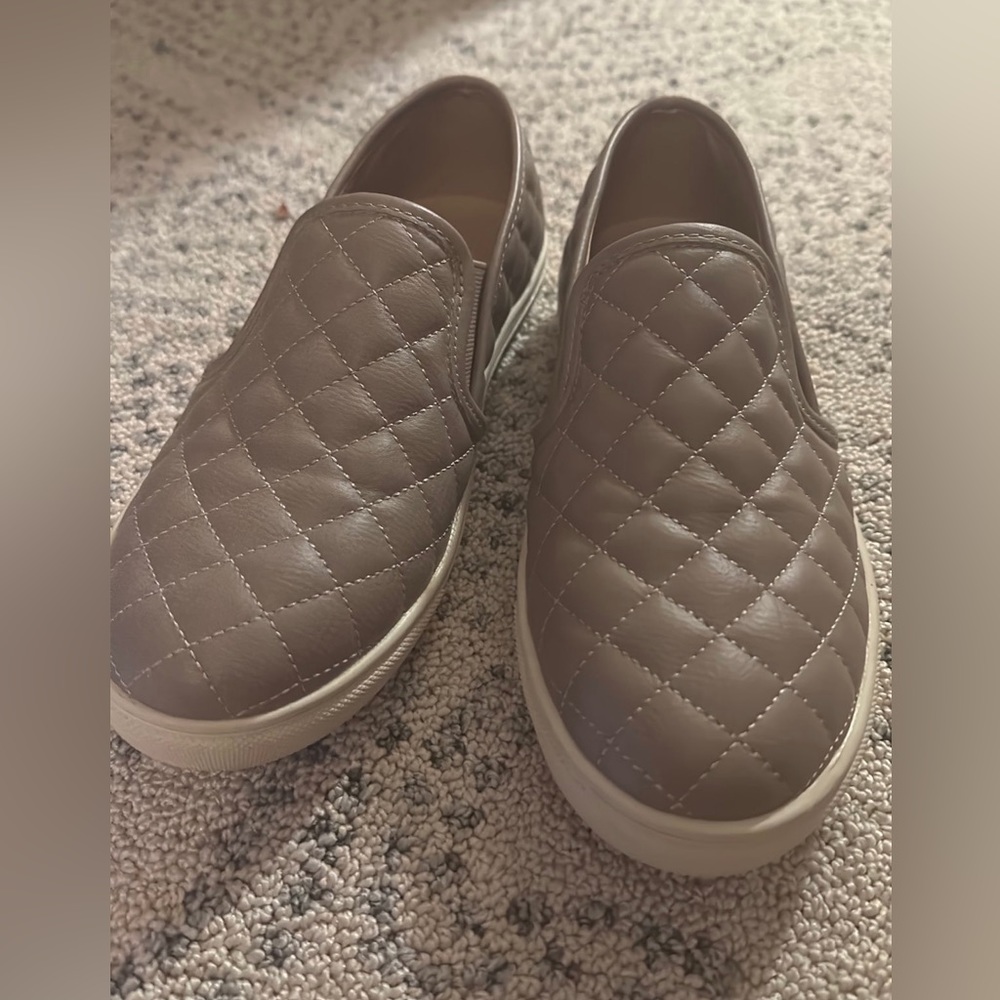 Steve Madden slip on shoes